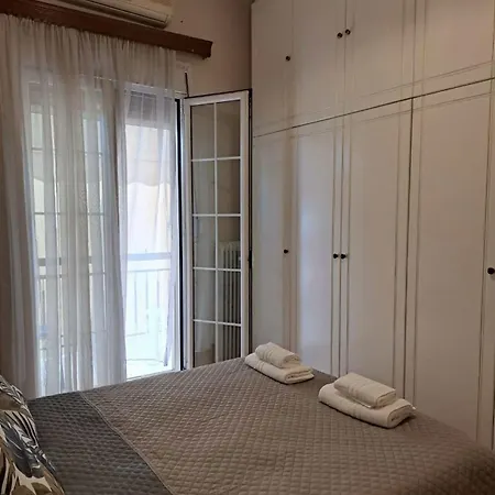 Linas Beautiful House Garitsa Apartment